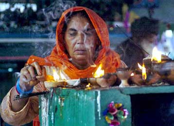 Τουλάχιστον 18 νεκροί σε επίθεση αυτοκτονίας σε τέμενος του Πακιστάν