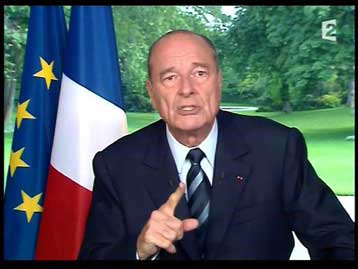 Φινάλε της εκστρατείας για το Ευρωσύνταγμα στη Γαλλία και ο Τύπος «καίει» τον Σιράκ
