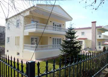 Αναστέλλεται επ αόριστον η επιβολή ενιαίου φόρου στα ακίνητα