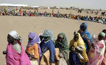 Επίσκεψη Ανάν στο μεγαλύτερο προσφυγικό καταυλισμό του Νταρφούρ