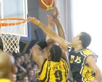 «Ζωντανό» το Μαρούσι στα πλέι οφ, μείωσε σε 2-1 την ΑΕΚ-Ο ΠΑΟ 92-69 τον Πανιώνιο