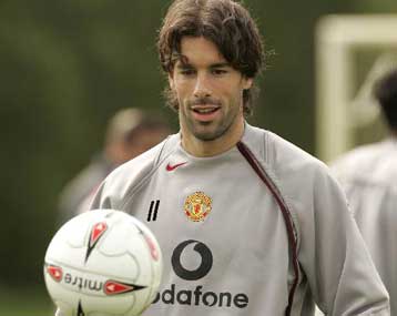 Την αποχωρησή του από τη Μάντσεστερ ζήτησε ο Φαν Νίστελροϊ