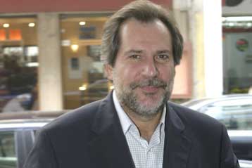 Επιμονή, παρά τον προβληματισμό, ζητά το ΠΑΣΟΚ για την επικύρωση του Ευρωσυντάγματος