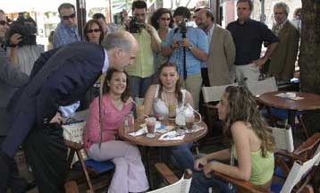 «Όχι» στο Ευρωσύνταγμα σημαίνει πισωγύρισμα στη Νίκαια, εκτιμά ο Γ.Παπανδρέου