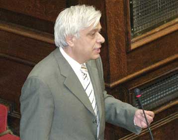 Διακομματική συμφωνία για τα λευκά ψηφοδέλτια θα επιδιώξει ο Προκόπης Παυλόπουλος