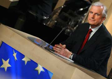 «Όχι» σε επαναδιαπραγμάτευση του Ευρωσυντάγματος λέει ο Μπαρνιέ
