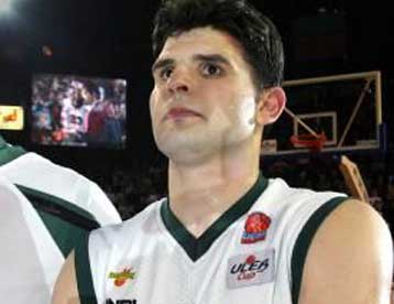 Για 2+1 χρόνια ο Παπαμακάριος υπέγραψε στον Ολυμπιακό