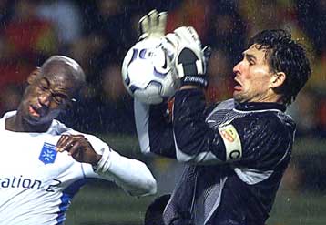 Υπέγραψε ο Βαρμούζ στην Μονακό, που ετοιμάζεται να αποκτήσει Μαουλίντα, Γκεράρντ