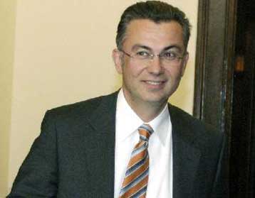 Επανέρχονται τα σενάρια ανασχηματισμού με έμμεση επιβεβαίωση από κυβερνητικά στελέχη