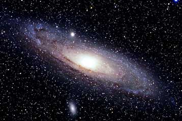 Τριπλάσιος σε μέγεθος αποδεικνύεται ο γειτονικός γαλαξίας της Ανδρομέδας