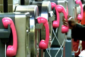 Αρχείο όλων των τηλεφωνικών συνδιαλέξεων και των e-mail προτείνει η Κομισιόν