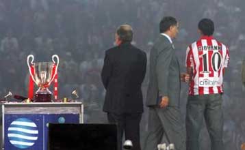 Σε αναμονή του ΔΣ της Τετάρτης, ο Μπάγεβιτς μάζεψε τα πράγματά του από τον Ρέντη