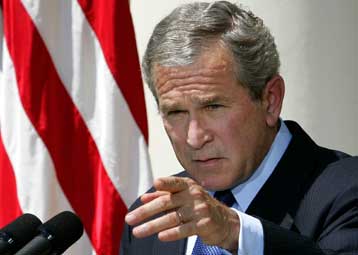 «Εξωφρενική» χαρακτήρισε την έκθεση της Διεθνούς Αμνηστίας ο Μπους