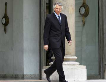 Επιφυλακτικός ο γαλλικός Τύπος έναντι του διορισμού του Ντε Βιλπέν στην πρωθυπουργία