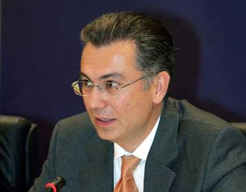 Δεν αποδέχεται η κυβέρνηση να πληρώνουν οι καταναλωτές τις σακούλες για τα ψώνια