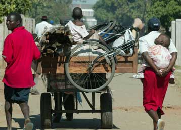 Επιχείρηση-σκούπα κατά αστέγων στην πρωτεύουσα της Ζιμπάμπουε