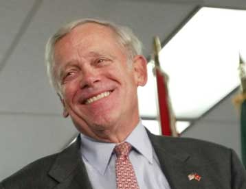 Πολλά κέρδη, μία παραίτηση την Τετάρτη στη Γουόλ Στριτ – Ανοδος στην Ευρώπη