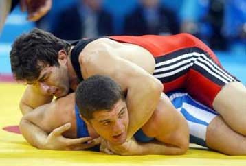 Συμβολική κατάληψη των γραφείων της Ομοσπονδίας Πάλης από αθλητές