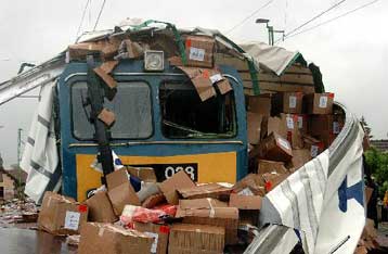 Τουλάχιστον 13 νεκροί από σύγκρουση τρένου με λεωφορείο στην Ουκρανία