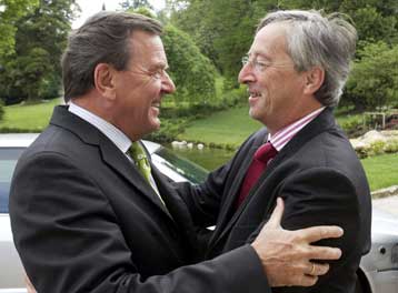 Στο τέλος θα αποφασίσουμε για το Ευρωσύνταγμα, δηλώνει ο Σρέντερ