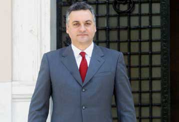 «Μισθοί αριστοκρατίας» σε ΟΛΠ και διοικήσεις των ΔΕΚΟ κατήγγειλε ο Μ.Κεφαλογιάννης