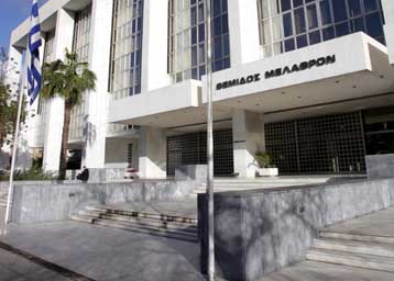 Διπλός μισθός στους εργαζομένους των ΔΕΚΟ αν δεν λάβουν θερινή άδεια