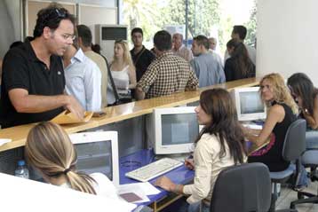 Προσλήψεις 3.000 μόνιμων υπαλλήλων στα ΚΕΠ εξήγγειλε ο Απ.Ανδρεουλάκος