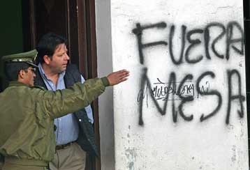 Συνταγματικές αλλαγές και δημοψήφισμα αποφάσισε ο πρόεδρος της Βολιβίας