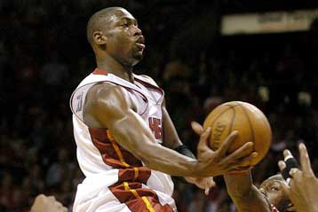 Το 3-2 έκαναν οι Μαϊάμι Χιτ στους τελικούς της Ανατολής