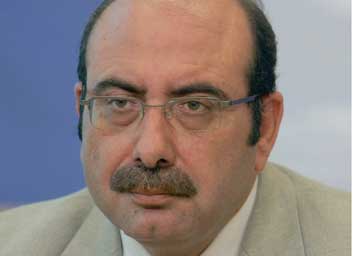 Η κυβέρνηση ιδιωτικοποιεί τα κέρδη και κοινωνικοποιεί το κόστος, καταγγέλλει το ΠΑΣΟΚ