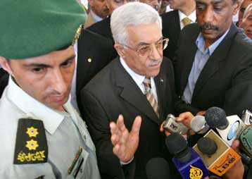 Επ αόριστον αναβολή των βουλευτικών εκλογών αποφάσισε ο ηγέτης των Παλαιστίνιων