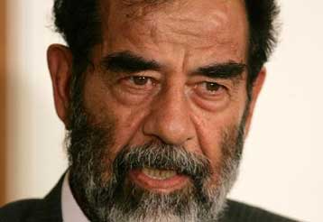 Μόλις 12 κατηγορίες εγκλημάτων κατά της ανθρωπότητας θα αντιμετωπίσει ο Σαντάμ