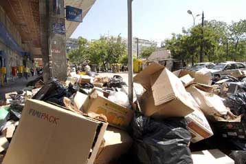 Κρίσιμη σύσκεψη τη Δευτέρα για το πρόβλημα των σκουπιδιών