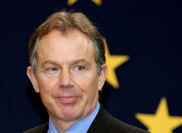 Στο ράφι το βρετανικό δημοψήφισμα για την επικύρωση του Ευρωσυντάγματος