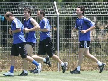 Την πεποίθησή τους ότι η Ελλάδα θα νικήσει την Ουκρανία εξέφρασαν Δώνης, Βαζέχα