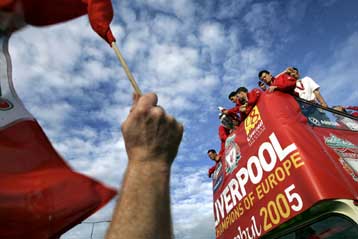 Ελαστικότερη η UEFA στο θέμα της συμμετοχής της Λίβερπουλ στο Champions League