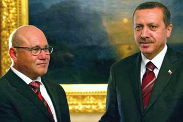 Προτάσεις υπέρ των Τουρκοκυπρίων κατέθεσε η Αγκυρα στον ΟΗΕ