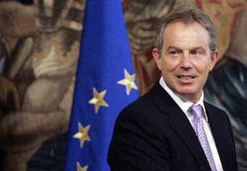 Χείρα βοηθείας στην ΕΕ τείνει μετά το «πάγωμα» του δημοψηφίσματος η Βρετανία