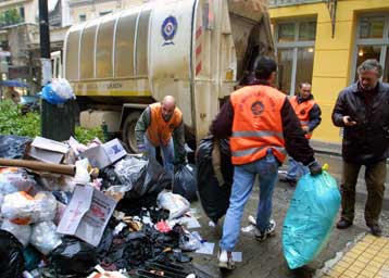 Εντός δύο εβδομάδων θα έχουν απομακρυνθεί τα σκουπίδια από το Λεκανοπέδιο