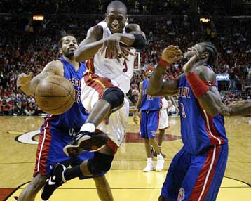 Στον τελικό του ΝΒΑ προκρίθηκε το Ντιτρόιτ με εκτός έδρας νίκη επί των Χιτ