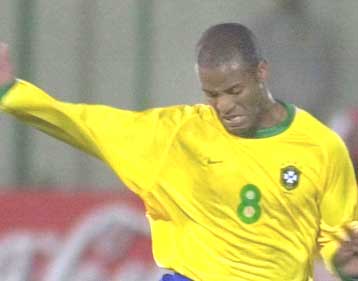 Παίκτης του Παναθηναϊκού για 3 χρόνια ο Φλάβιο Κονσεϊσάο-Παρελθόν ο Κωνσταντινίδης