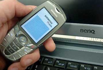 Τη μονάδα κινητής τηλεφωνίας της Siemens εξαγοράζει η BenQ