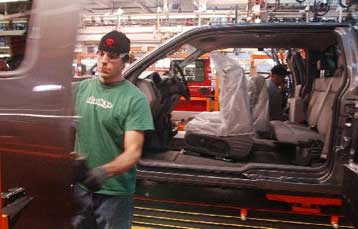 Στην περικοπή 25.000 θέσεων εργασίας έως το 2008 προχωρά η General Motors