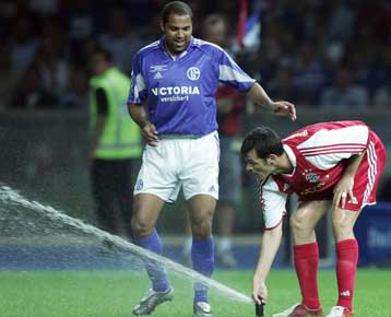 Η Αλ Αραμπί προσφέρει 3,8 εκατ. ευρώ στον Αΐλτον για να την προτιμήσει