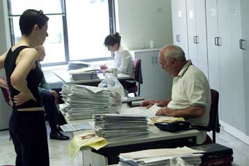 Προτεραιότητα στους ελέγχους απόδοσης ΦΠΑ και στις προς παραγραφή χρήσεις του 1998-99