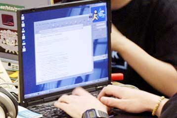 Βρετανός συνελήφθη για τη «μεγαλύτερη εισβολή» σε υπολογιστές του στρατού των ΗΠΑ