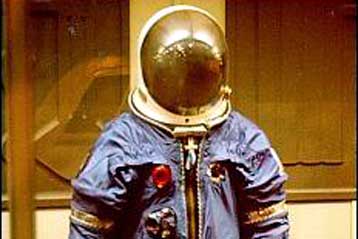 Διαστημική στολή για τον πράκτορα 007 βρέθηκε σε αποθήκη της NASA