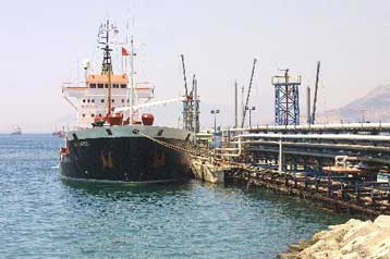 Ανέστειλαν τη δεκαήμερη απεργία οι εργαζόμενοι στα Ελληνικά Πετρέλαια