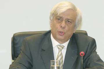 Οι αλλαγές στη δημόσια διοίκηση των χωρών της ΕΕ πρέπει να προχωρήσουν, λέει ο ΥΠΕΣ