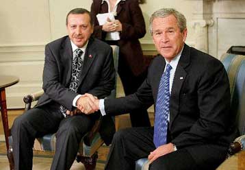 Το Κυπριακό, με έμφαση στα κατεχόμενα, στο επίκεντρο της συνάντησης Μπους-Ερντογάν